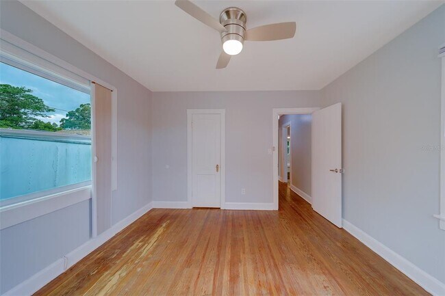 Building Photo - 810 2nd Ave NW