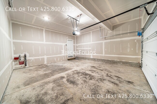 Building Photo - 4245 Pronghorn Pl