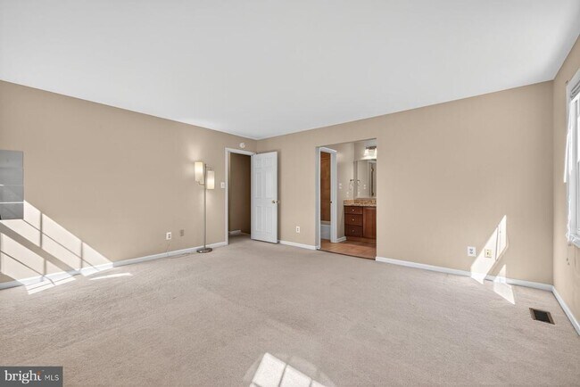 Building Photo - 8537 Hooes Rd