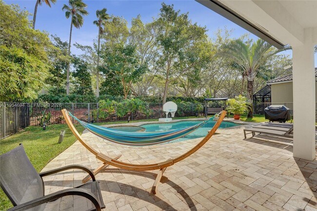 Building Photo - 1367 Camellia Cir