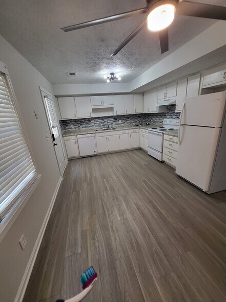 Building Photo - 9310 Cedar Ridge Dr NW