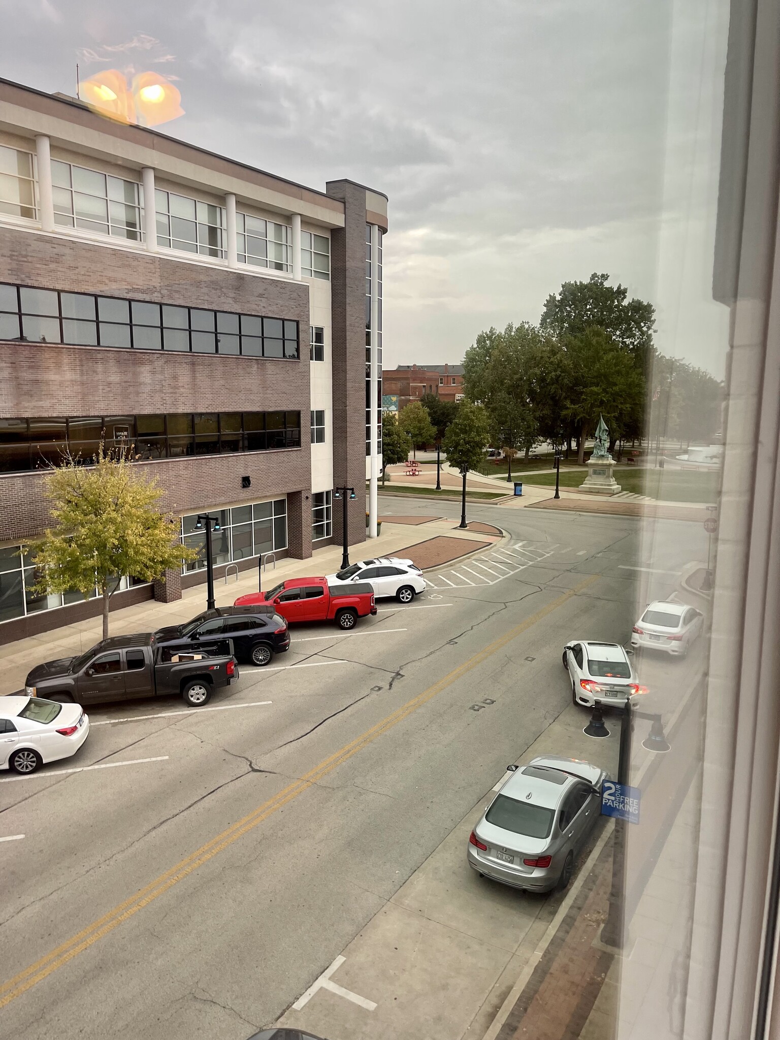 Parking + Central Park Area - 135 E Prairie Ave