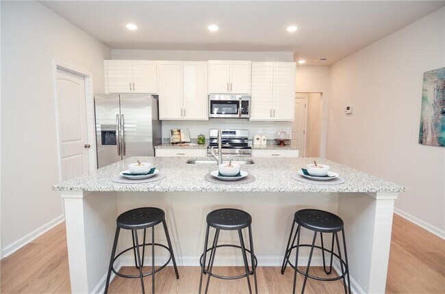 Building Photo - 4551 High Rdg Ct