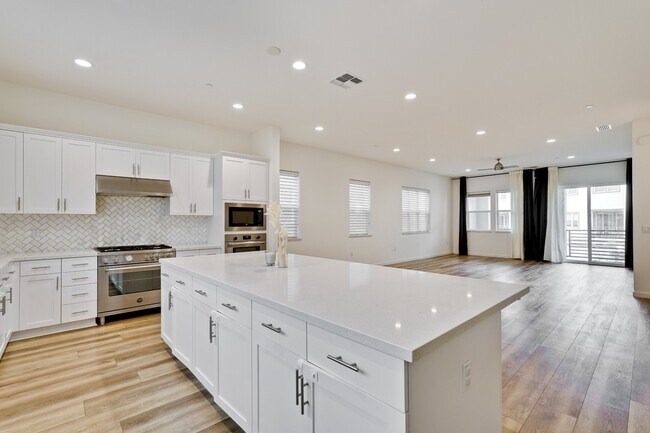 Building Photo - 2248 Solace Loop