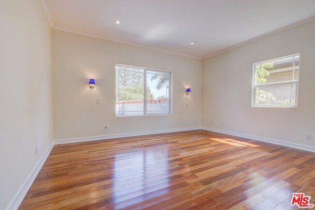 Building Photo - 12219 Darlington Ave