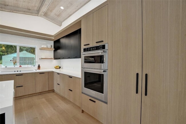 Building Photo - 1020 Bayberry Point Dr