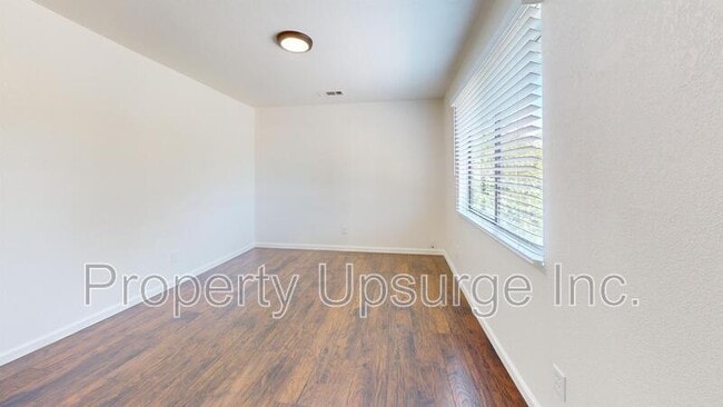 Building Photo - 488 Wiltsey Ave - C