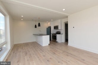 Building Photo - 2431 Frankford Ave