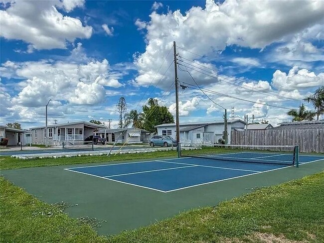 Building Photo - 711 51st Ave Dr W