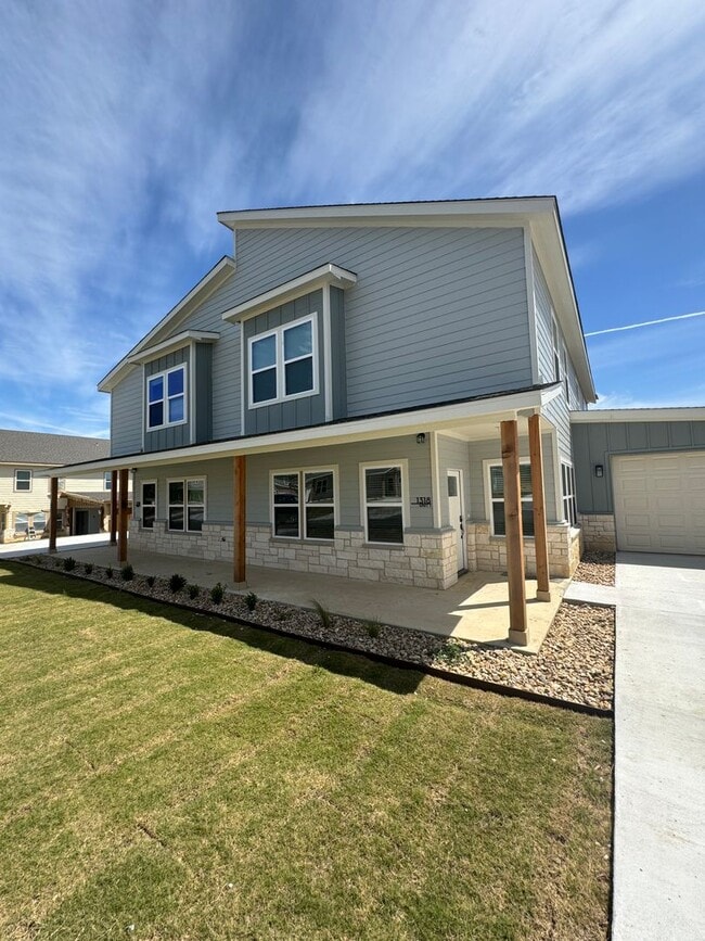 Building Photo - Peaster ISD Modern Living at its best - HI...