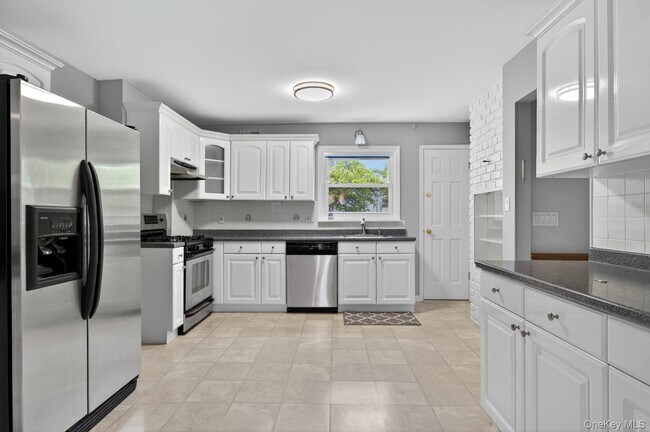 Building Photo - 68 Graywood Rd