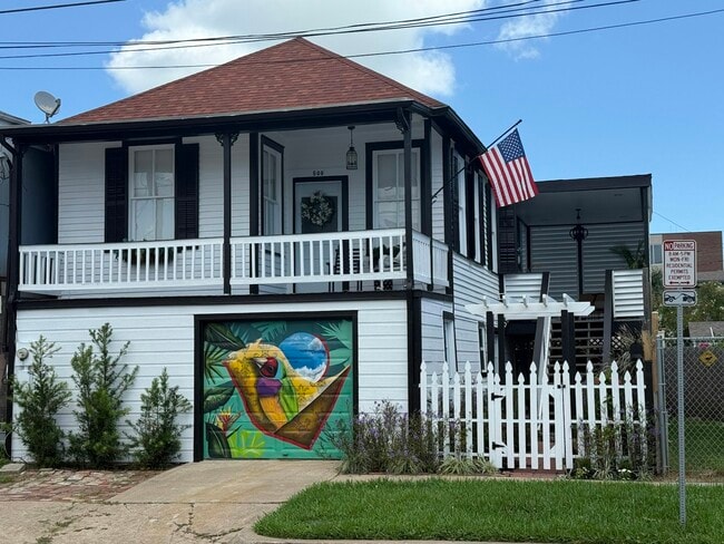 Building Photo - 508 10th St