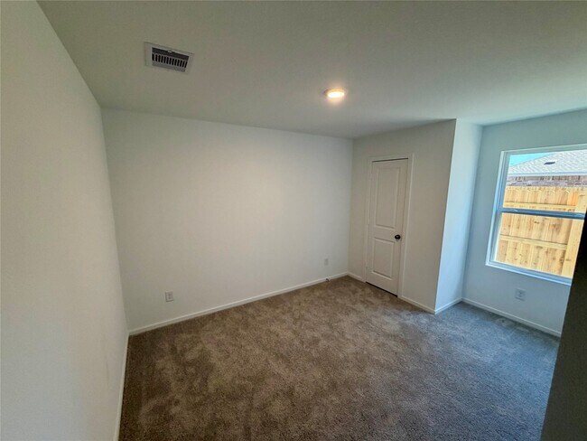 Building Photo - 28722 Bottom Grass Trl