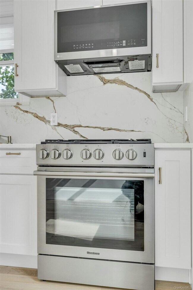 Building Photo - 76 Green St