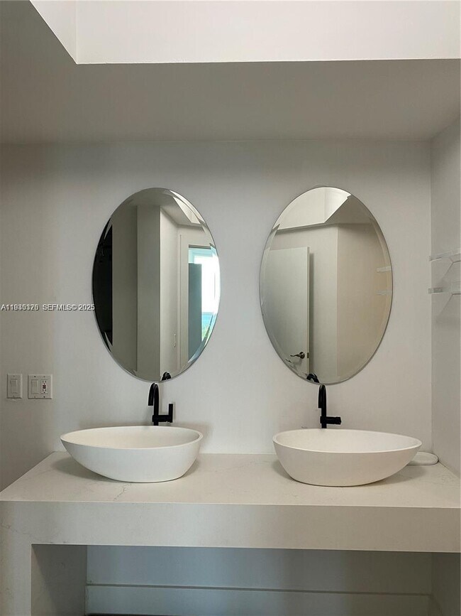 Building Photo - 4779 Collins Ave