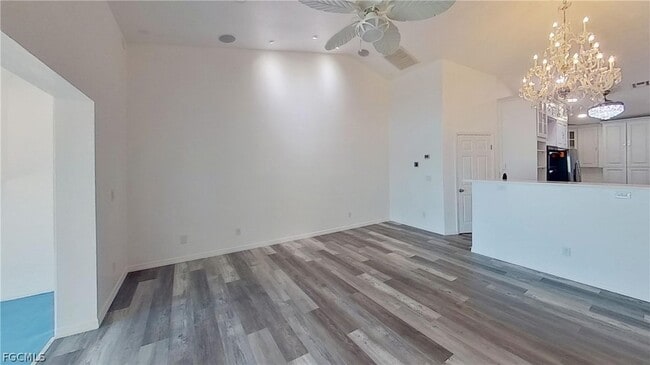 Building Photo - 546 SE 5th Ave