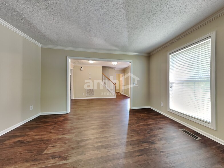 Building Photo - 3321 Dairy Point Dr