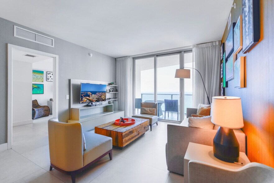 Building Photo - 4111 S Ocean Dr