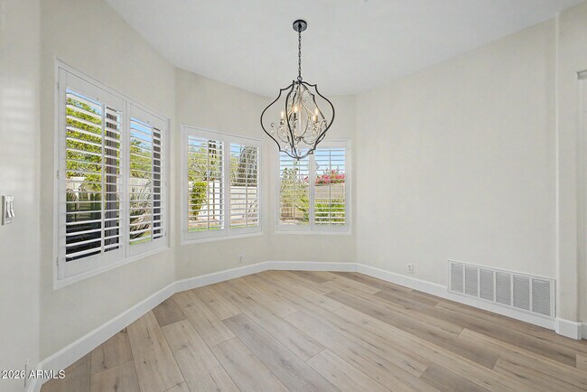Building Photo - 3740 E Tonto Ct
