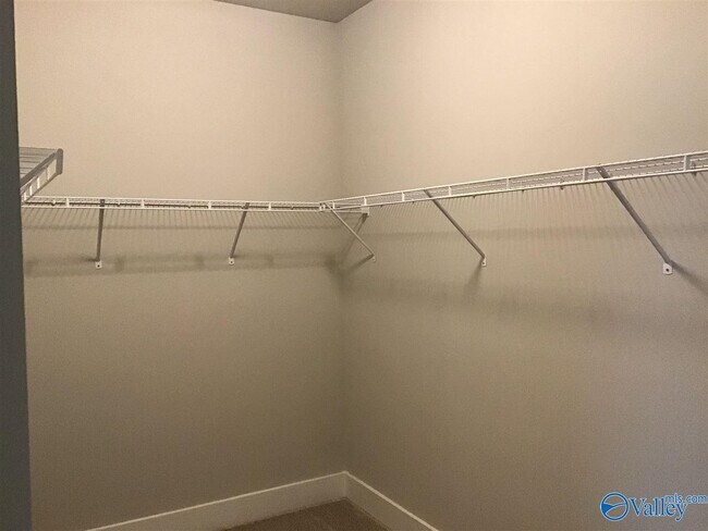 Building Photo - 700 Rivulet Dr SW