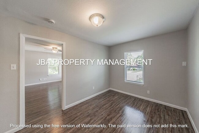 Building Photo - 5433 Houghton Ave