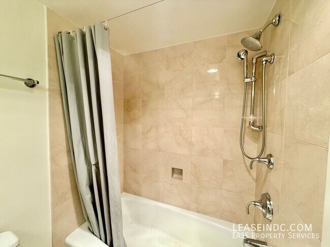 Building Photo - 1099 22nd St NW