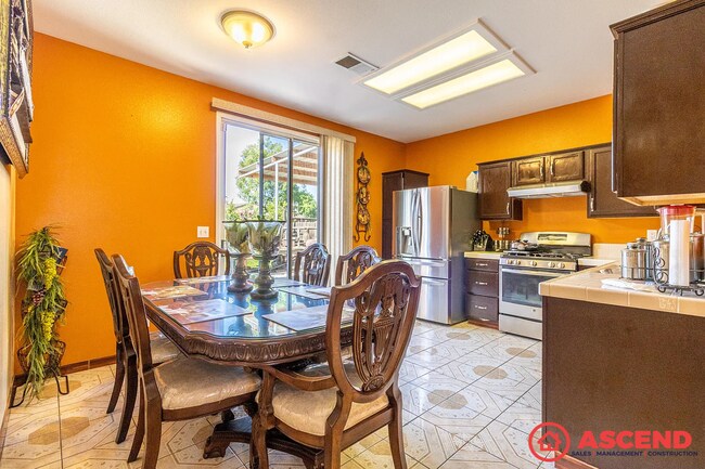 Building Photo - Comfortable 3BD/2BA Home in Tulare's 93274 — Move-In Ready!