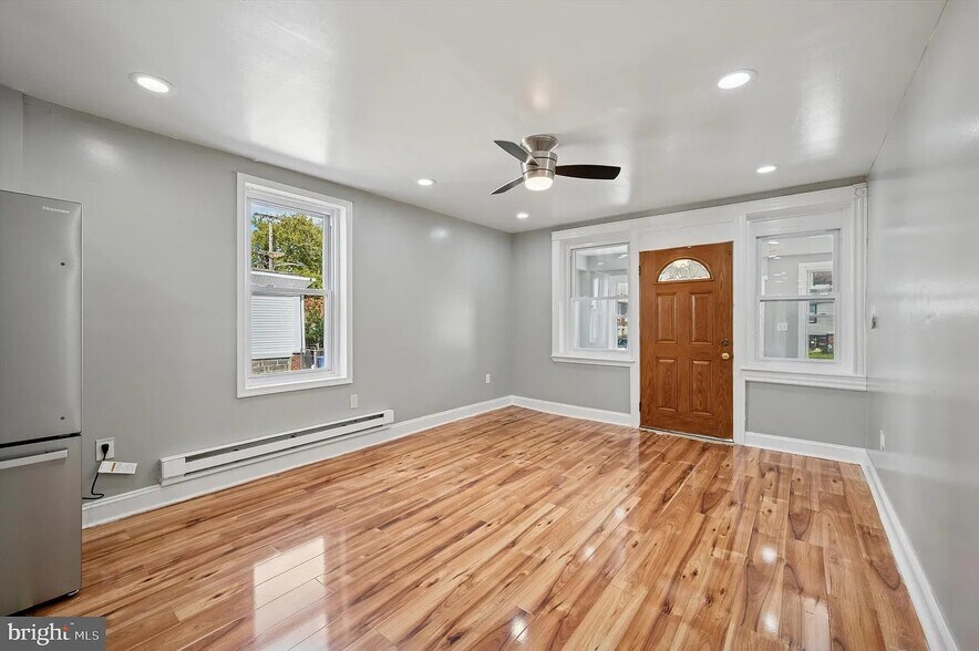 Building Photo - 1018 S 55th St