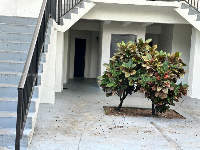 Building Photo - 2445 SW 18th Terrace