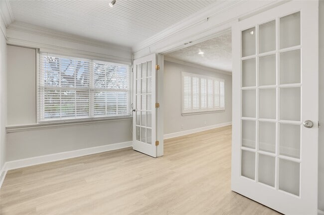 Building Photo - 4708 Mayfair St