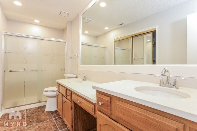 Building Photo - 1823 Cordova Dr