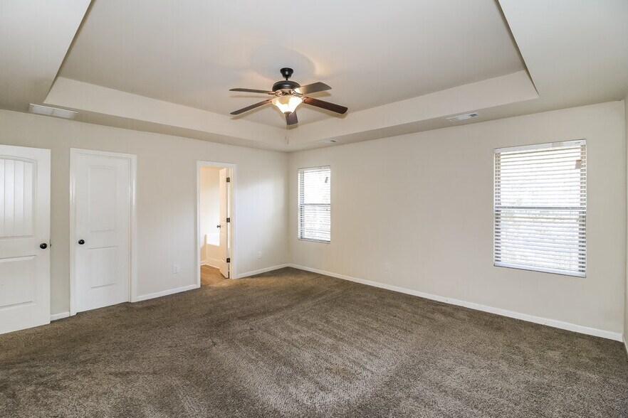 Building Photo - 340 Concord Terrace