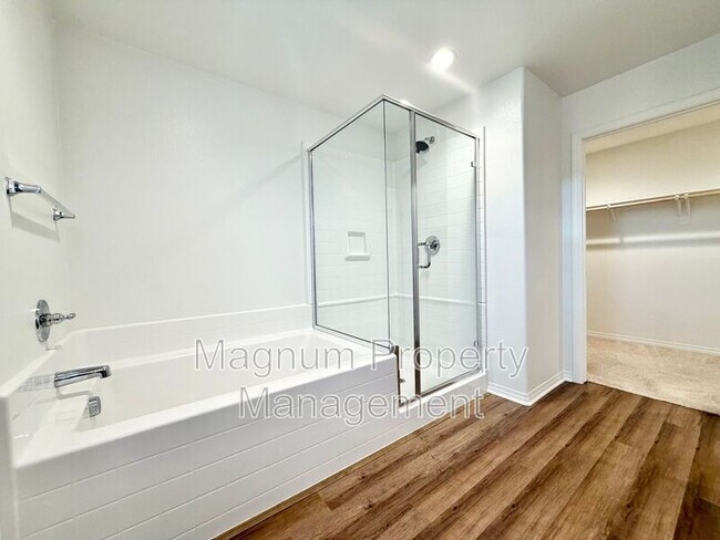 Building Photo - 34124 Thistlewood Ave