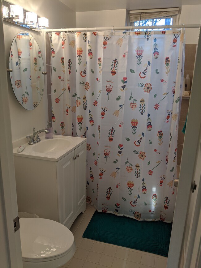 Bathroom - 1780 N Troy St