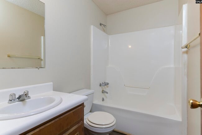 Building Photo - 122 Hazelwood Ct