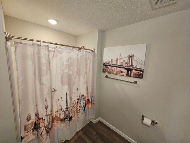 Building Photo - 814 Pierson Rd