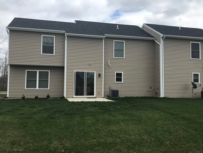 Building Photo - 2119 Meadowsweet Pkwy