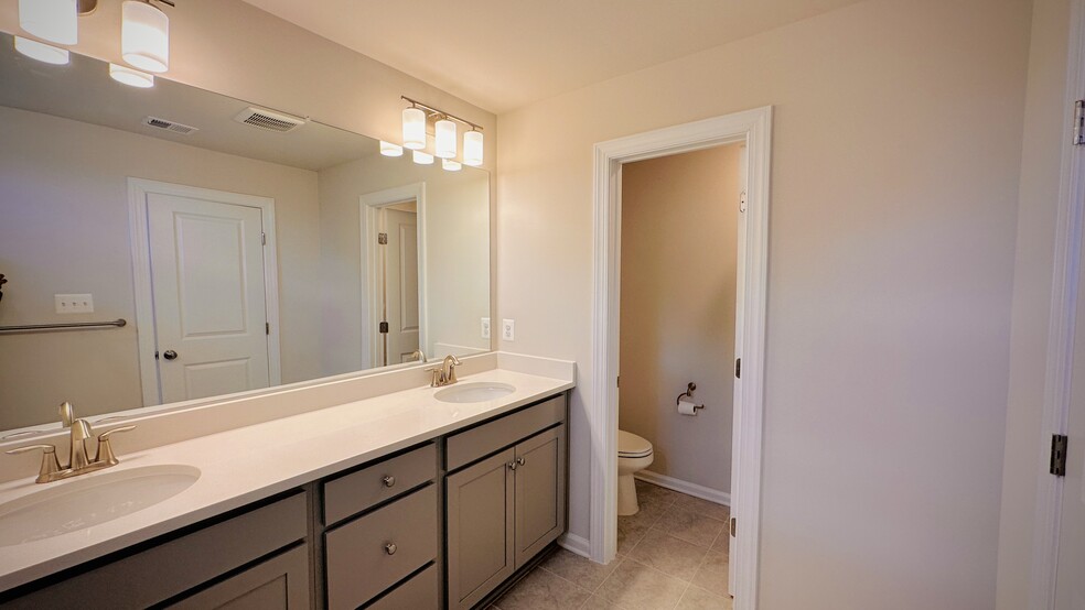 Building Photo - 66 Garden Meadow Pl
