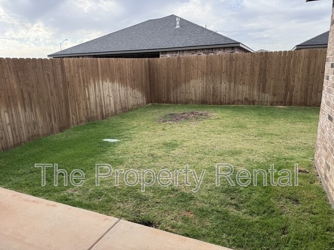 Building Photo - 520 Thicket Dr