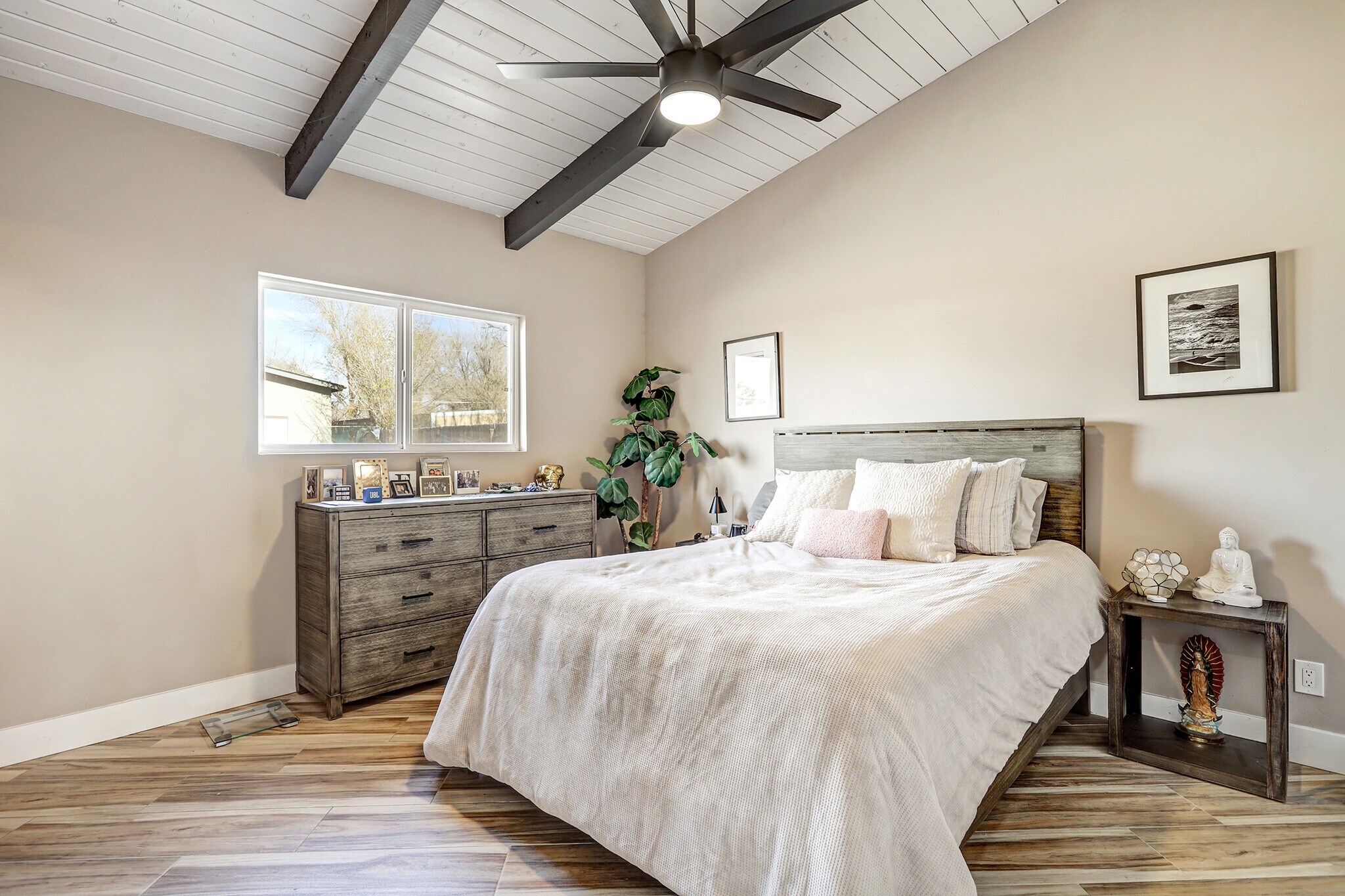 Building Photo - 1150 La Vega Rd