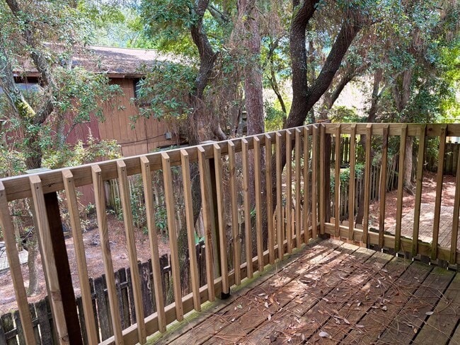 Building Photo - 32 7th Ave