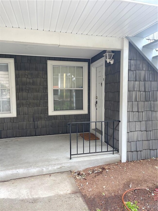 Building Photo - 130 N Kensico Ave