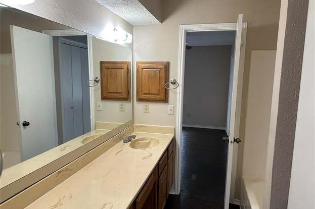 Building Photo - 8005 Rothington Rd