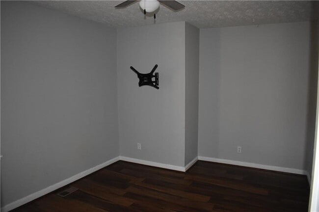 Building Photo - 1703 Kitchens Rd