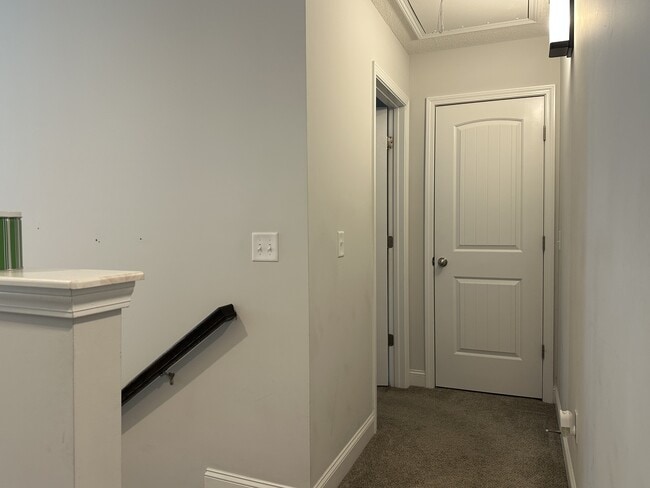 Building Photo - 345 Mcclelland Lp NE