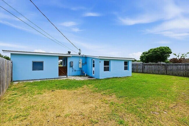 Building Photo - 102 SE El Sito Ct