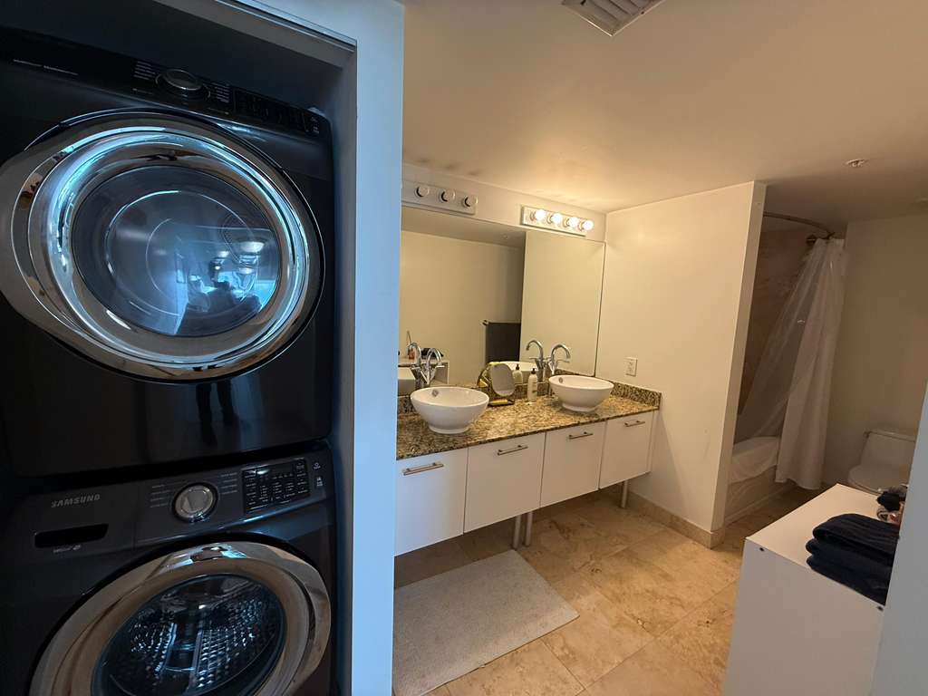 Building Photo - 31 SE 5th St