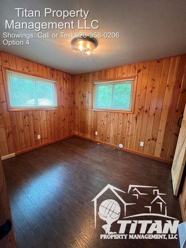 Building Photo - 387 13th Dr