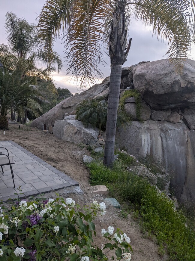 Building Photo - 27591 High Vista Dr