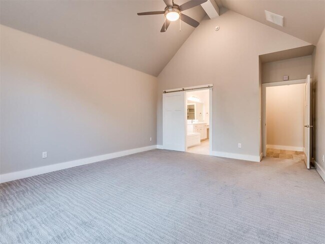 Building Photo - 2425 Rumble Ln